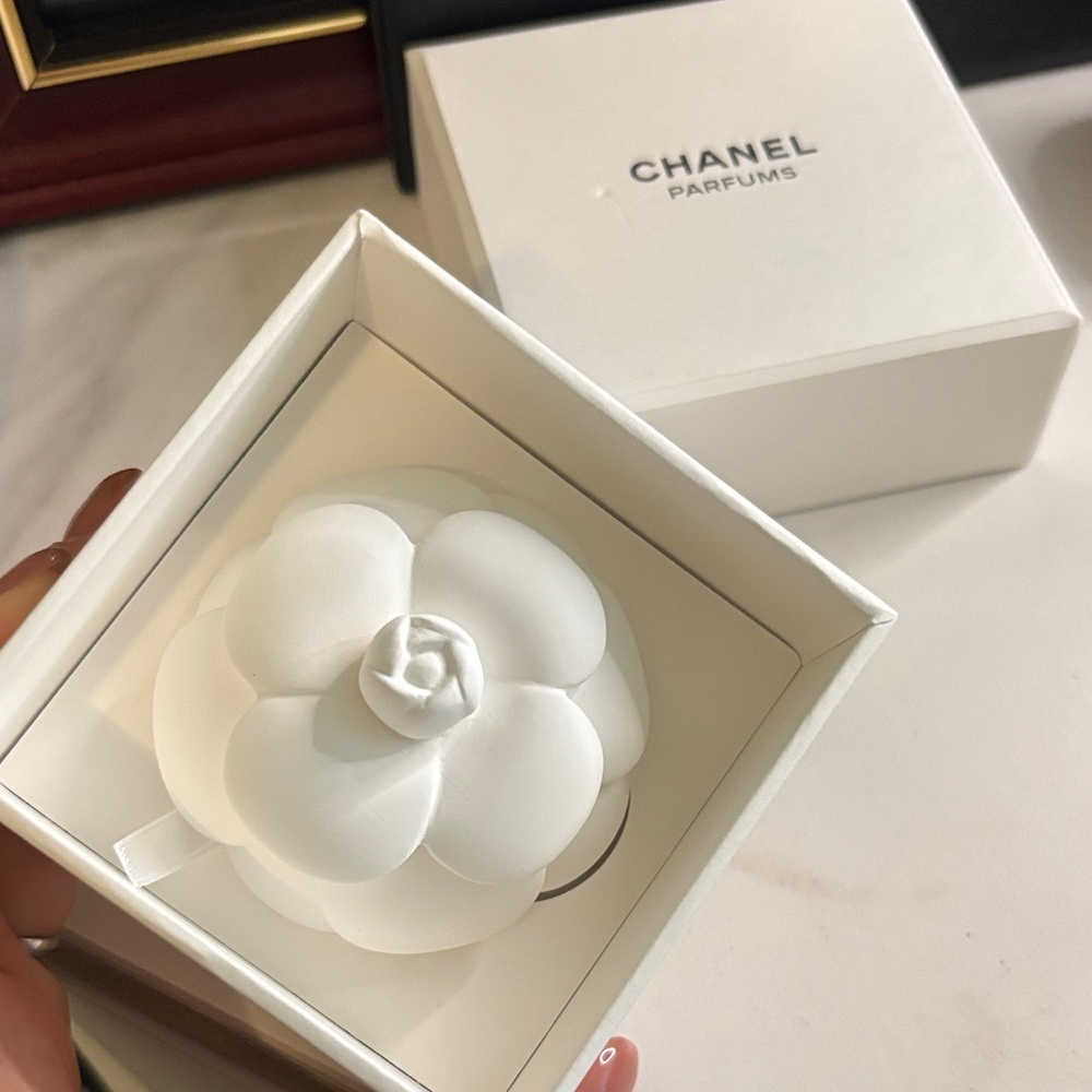 Chanel White Camellia Flower aroma stone